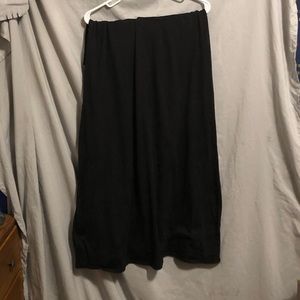 Black knee skirt